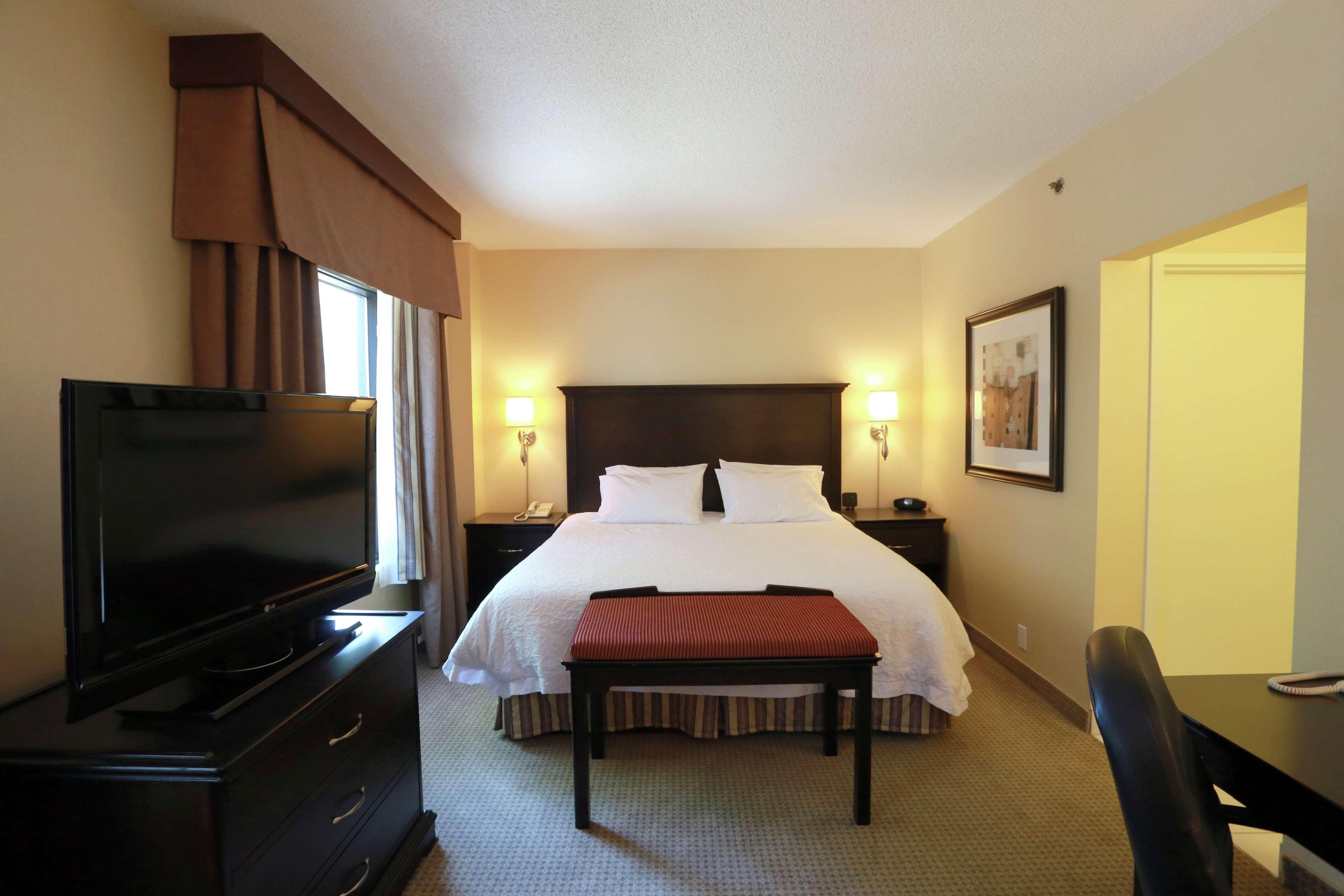 Hotel Hampton & Laval