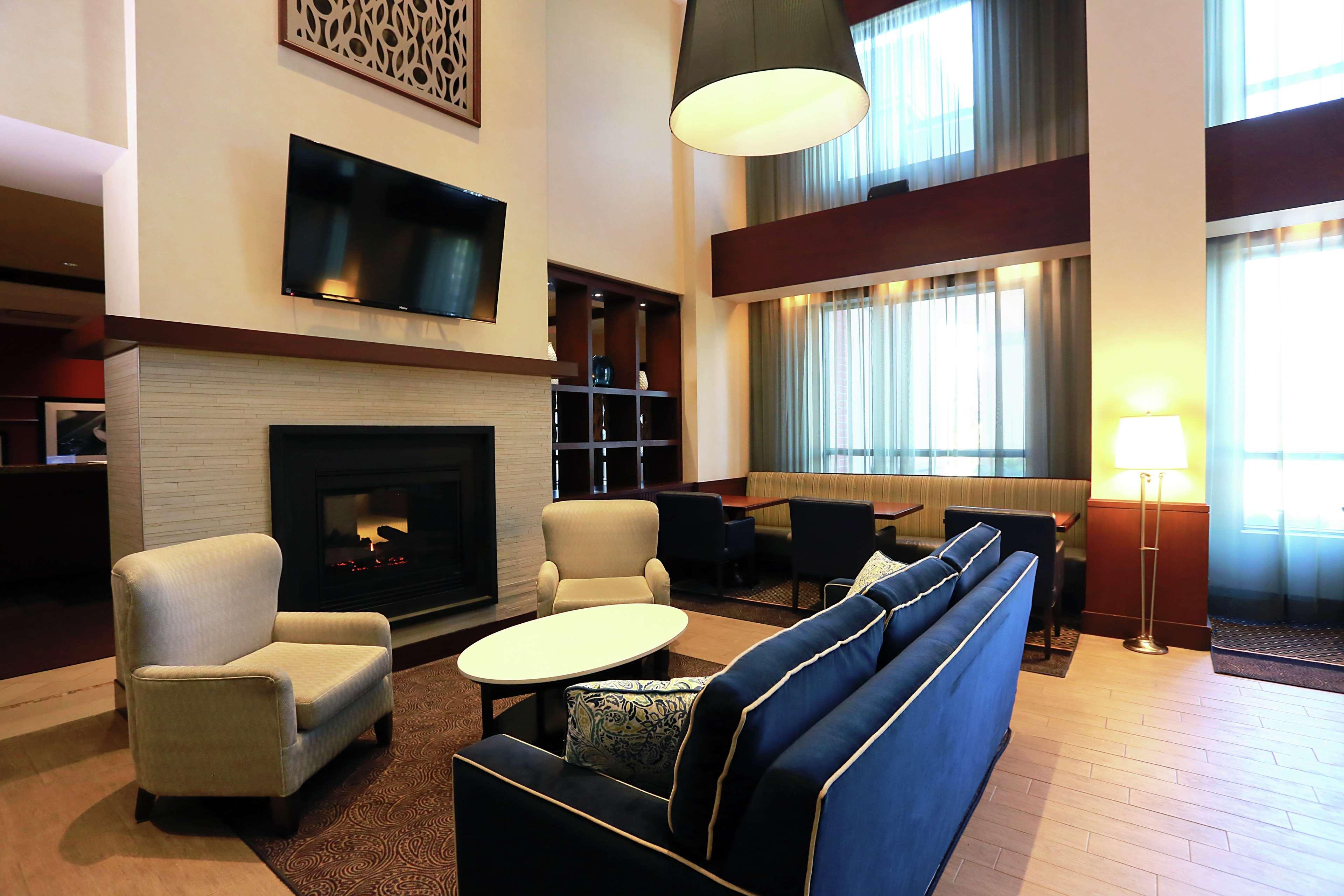 Hotel Hampton &