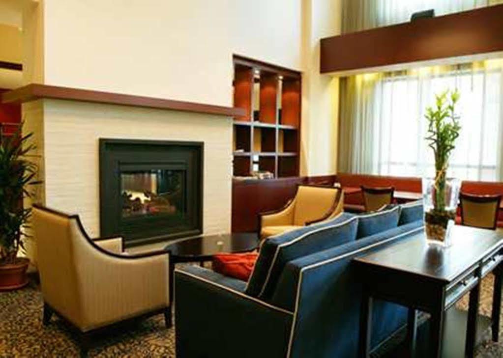 Hotel Hampton &